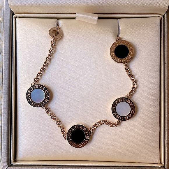 Bvlgari Bulgari 18K Rose Gold Bracelet with Mother of Pearl and Onyx elements - Picture 4 of 8